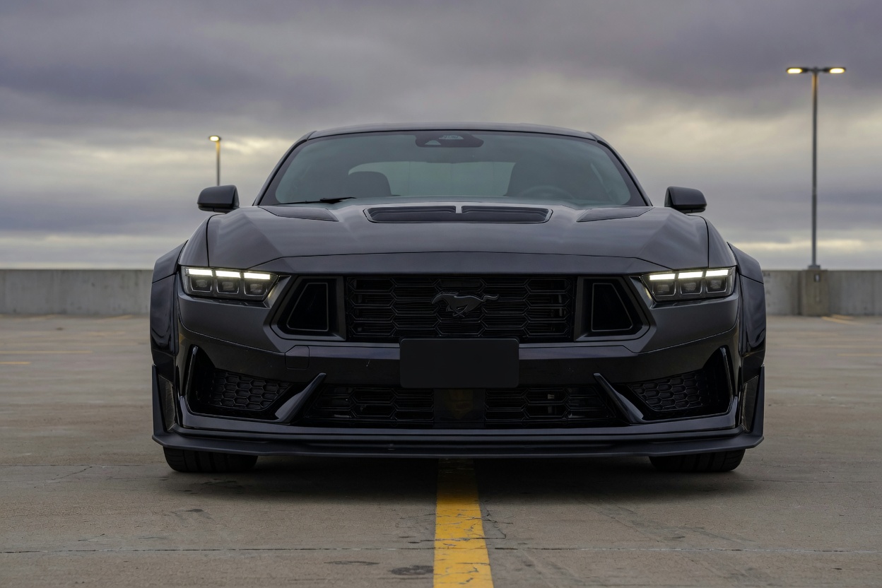 Ford Mustang Dark Horse